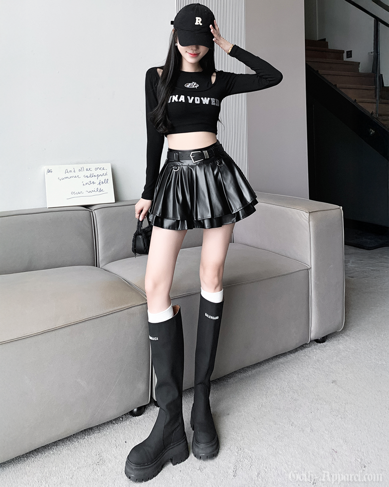 black-leather-pleated-mini-skirt-5.png