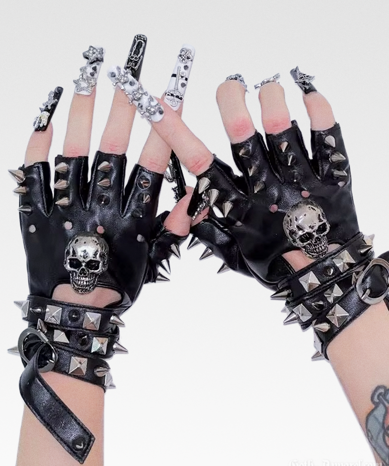 fingerless-leather-gloves-with-spikes-1.png