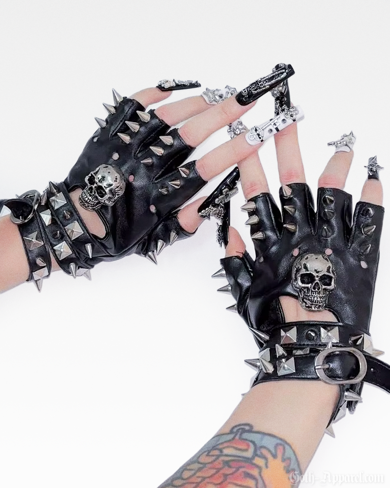 fingerless-leather-gloves-with-spikes-2.png