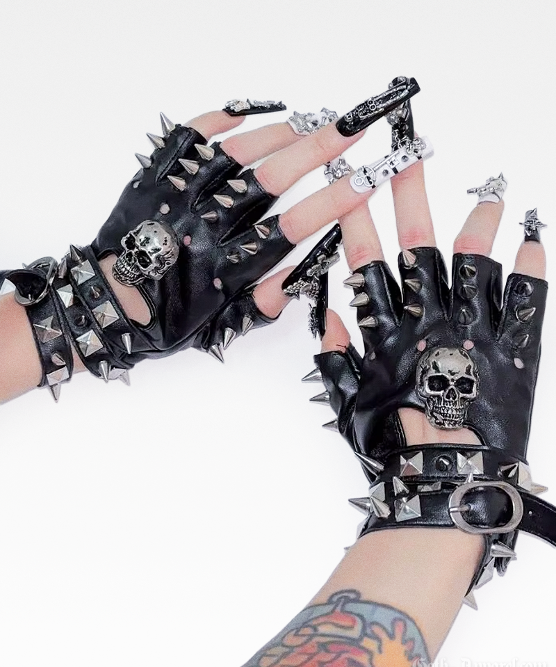 fingerless-leather-gloves-with-spikes-2.png