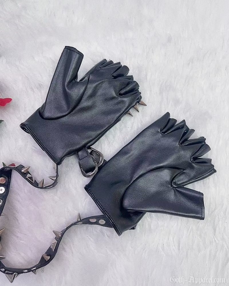 fingerless-leather-gloves-with-spikes-4.png