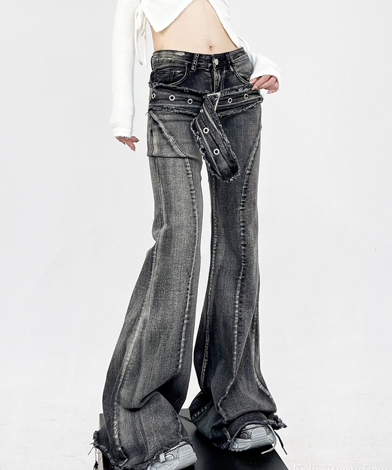 flared-jeans-with-belt-2.png