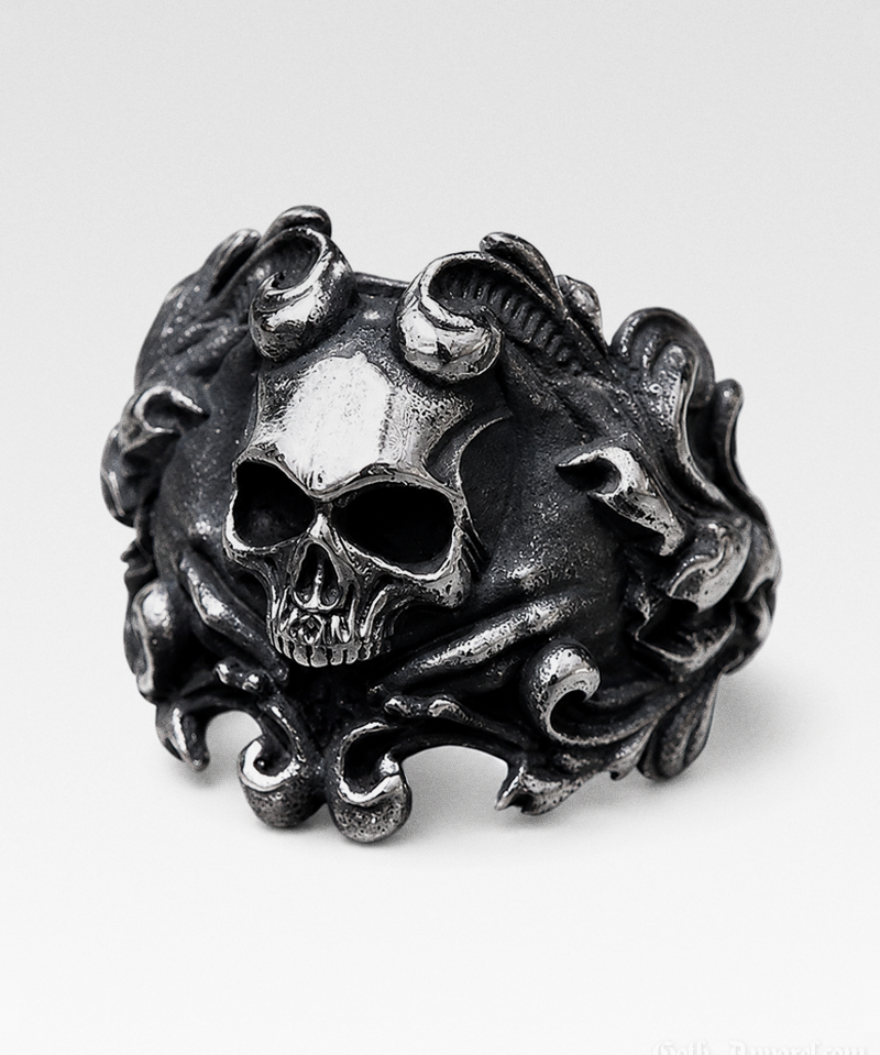 goth-skull-ring-1.png