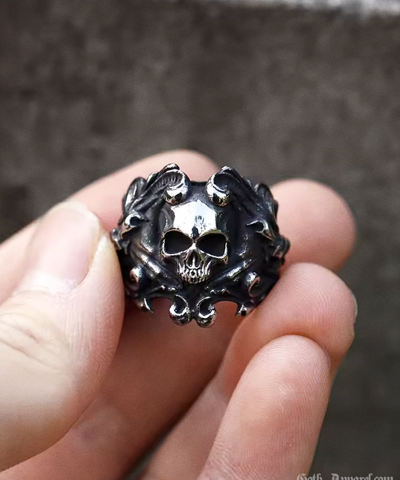 goth-skull-ring-2.png