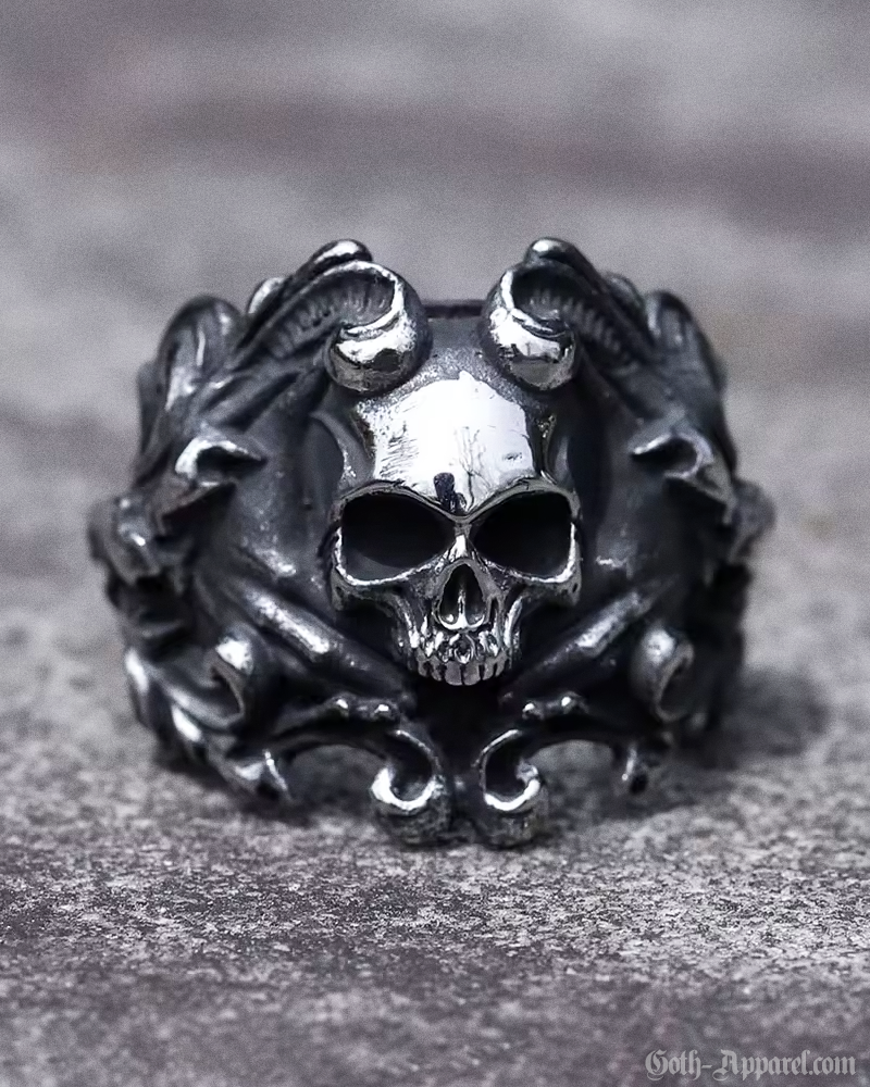 goth-skull-ring-3.png