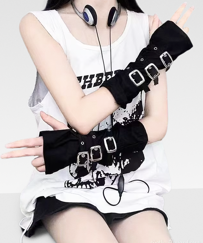 gothic-arm-warmers-with-buckles-1.png