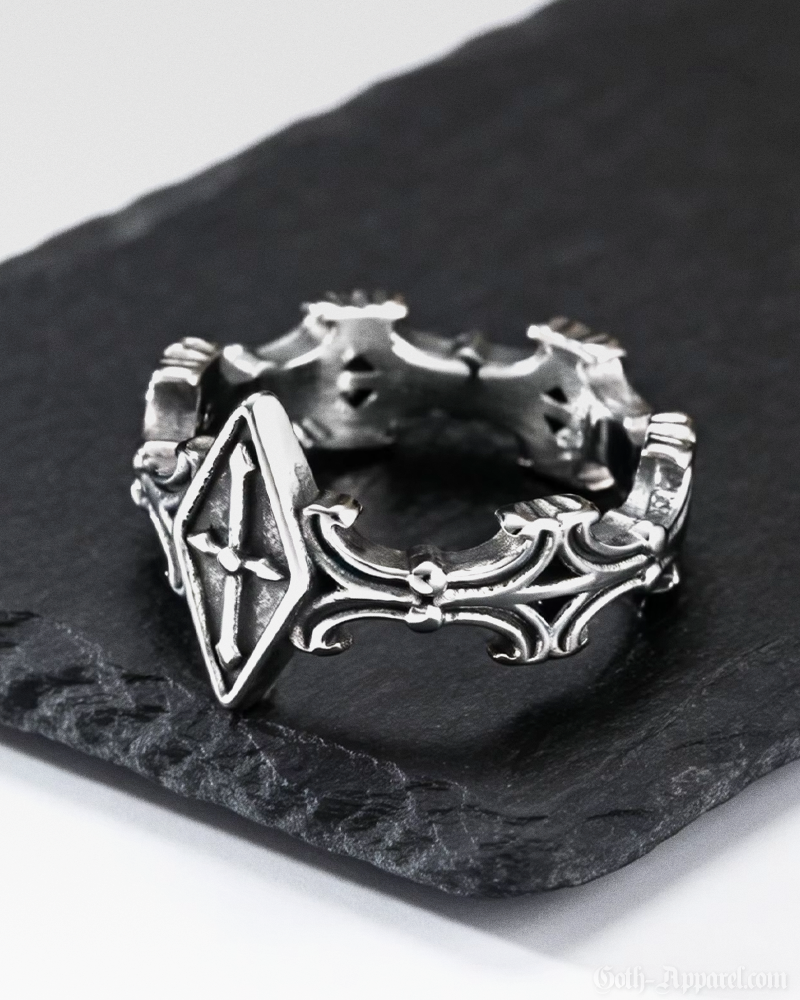 gothic-cross-ring-3.png