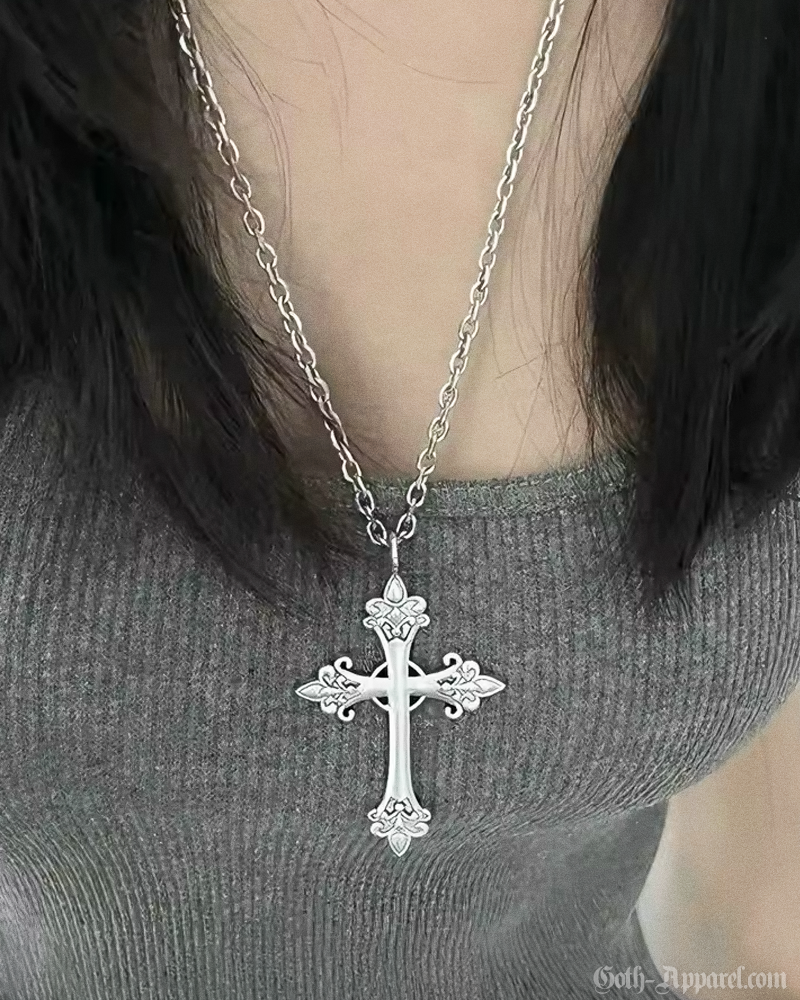 gothic-style-cross-necklace-2.png