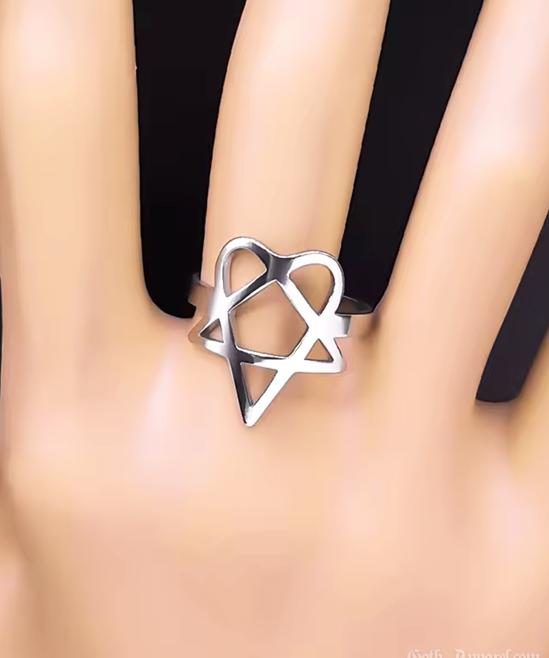 heartagram-ring-2.png