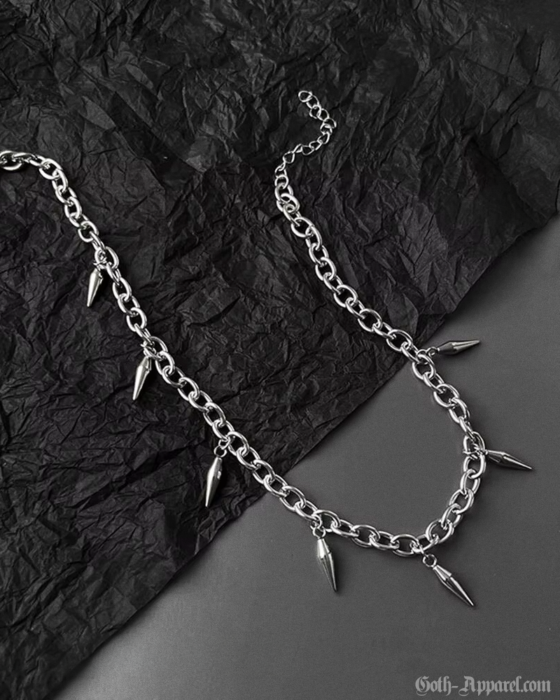 necklace-with-spikes-3.png