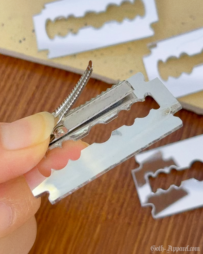 razor-blade-hair-pins-4.png