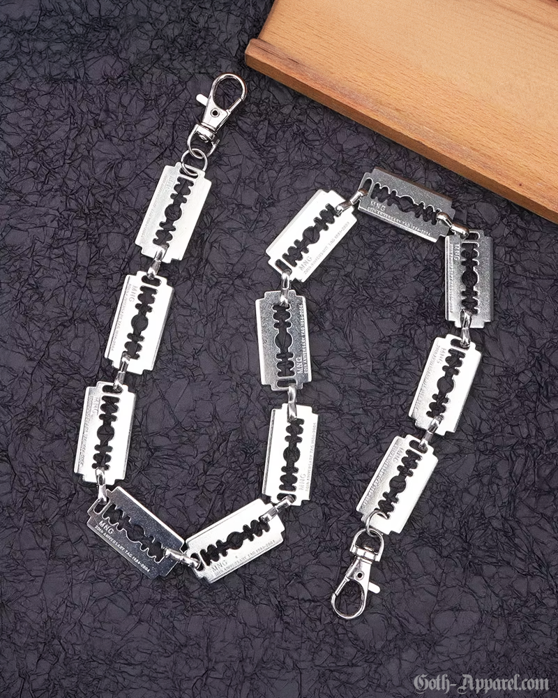 razor-blade-pants-chain-3.png