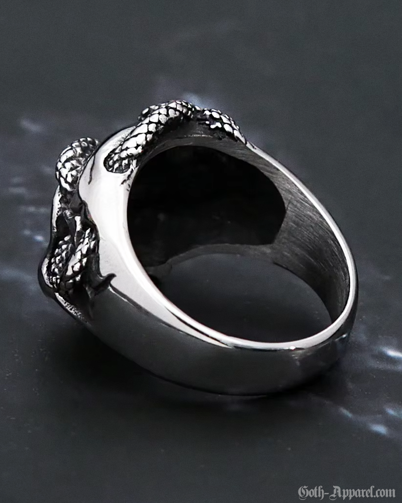 skull-and-snake-ring-4.png