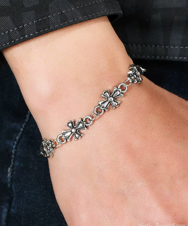 y2k-gothic-cross-bracelet-2.png